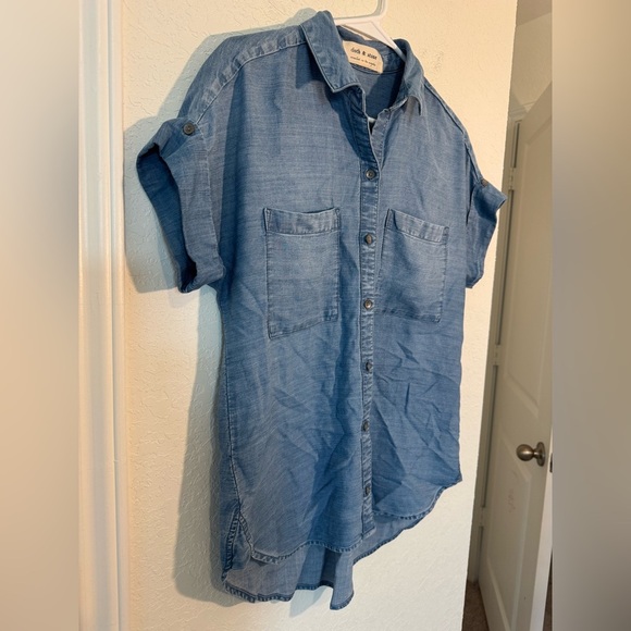 Anthropologie Cloth & Stone Joanie Chambray Denim Buttondown Womens Size Small - Picture 3 of 9
